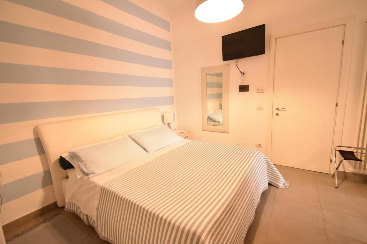 Affittacamere E Appartamenti - Rent Rooms And Apartments Le Camere Nel Corso - Adults Only La Spezia Eksteriør billede